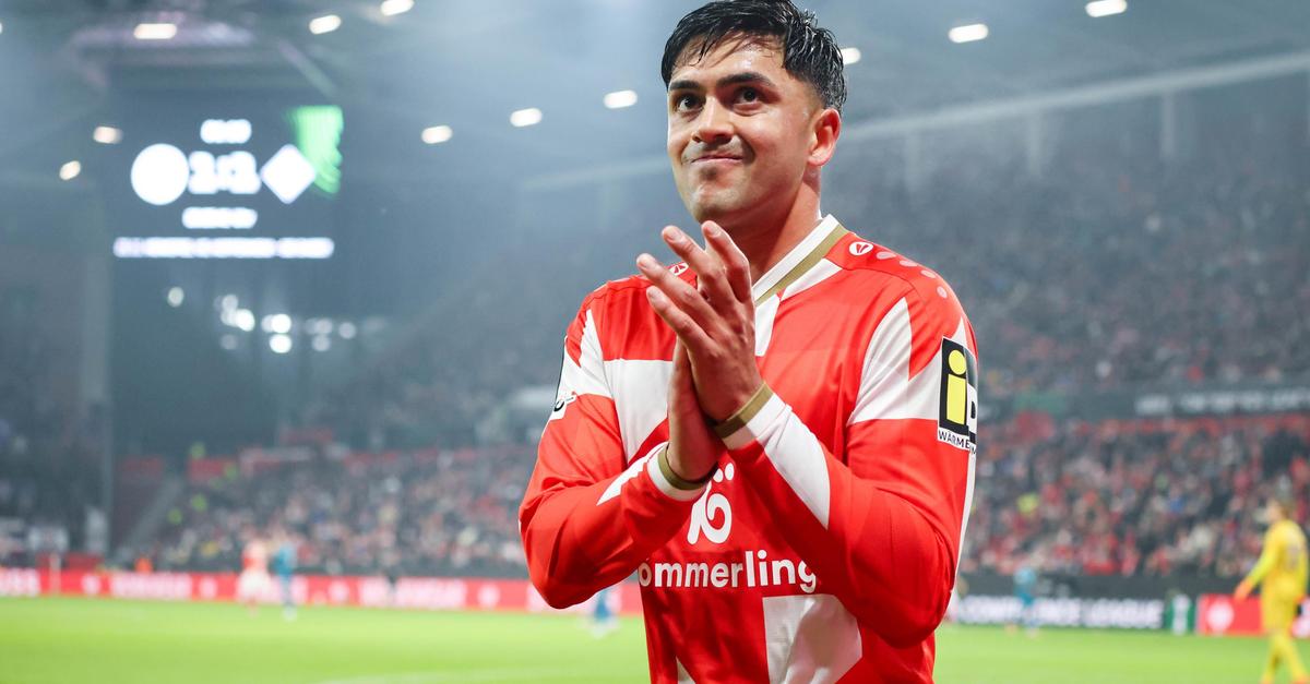 Mainz-05-Ticker-Amiri-dr-ckt-Niko-Springer-die-Daumen