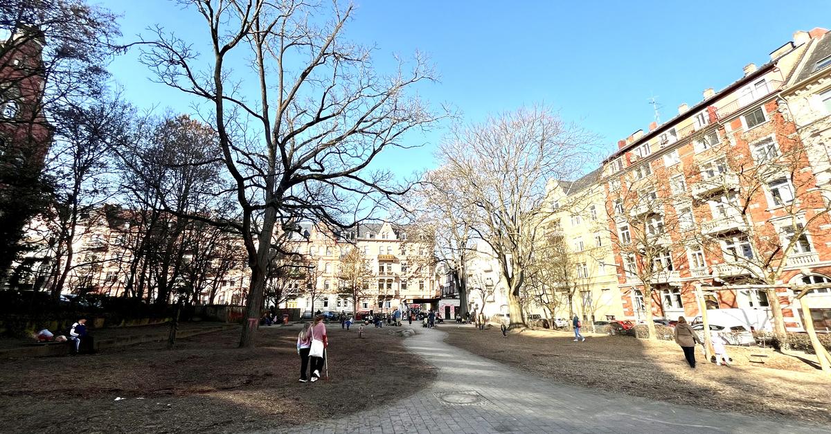 Blücherplatz in Westend urgently needs new playground equipment and better ...