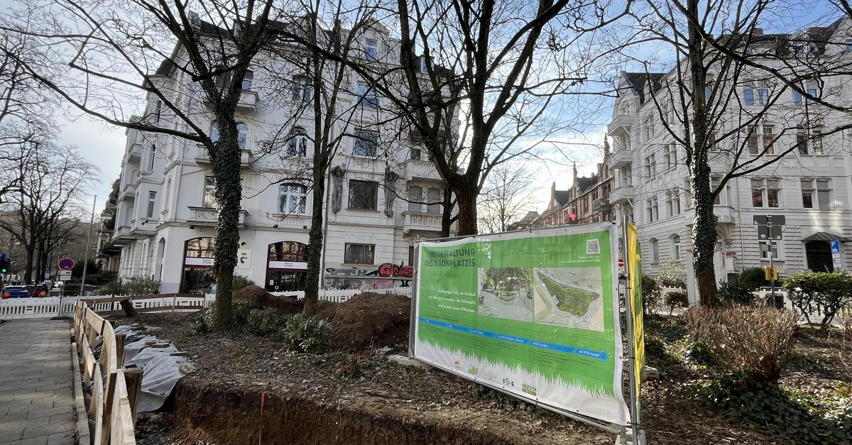 Westend residents want to save their café terrace at Bülowplätzchen in ...