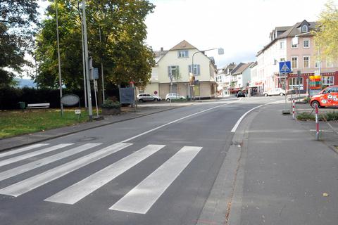 Über einen Kreisel an der Kreuzung Bleichstraße, Grabenstraße und Rheinstraße wurde schon häufiger geredet. Jetzt kommt er provisorisch.