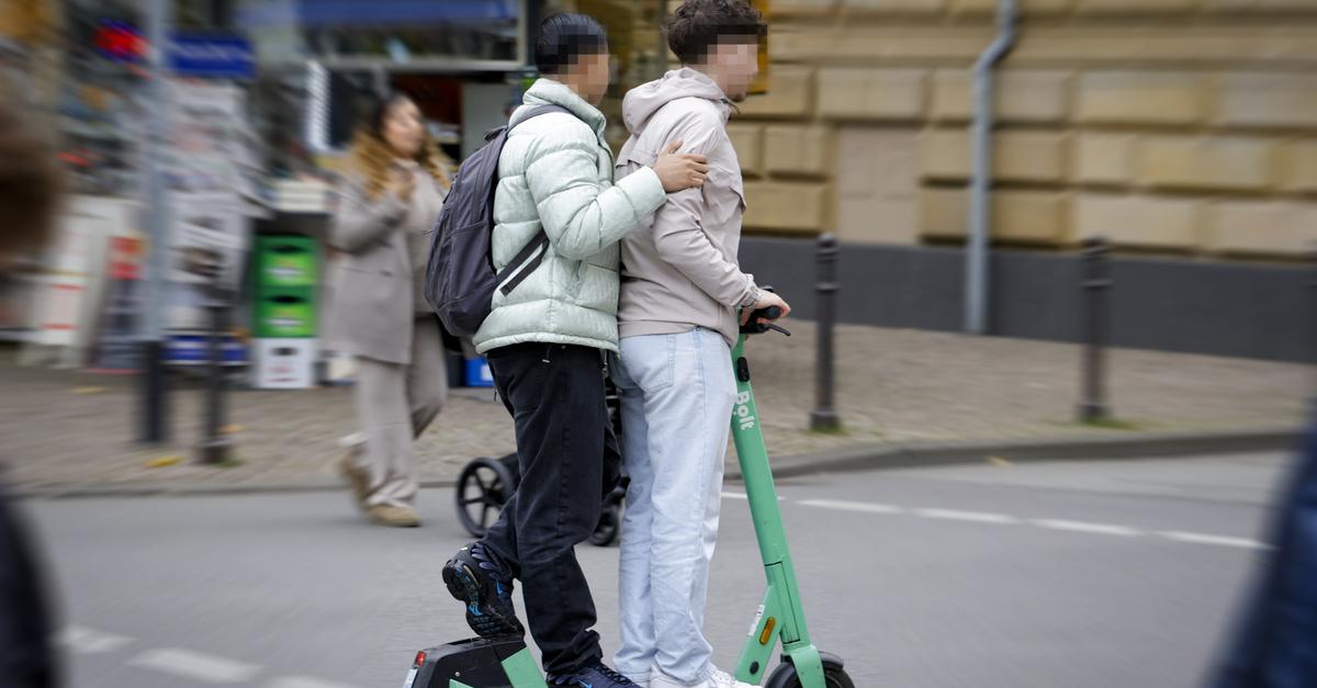 Illegales Tuning: Stadtpolizei Wiesbaden stoppt E-Scooter mit 50 km/h