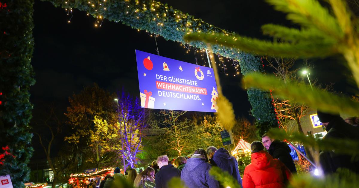 Aldi-Weihnachtsmarkt-in-Wiesbaden-lockt-mit-1-Euro-Gl-hwein