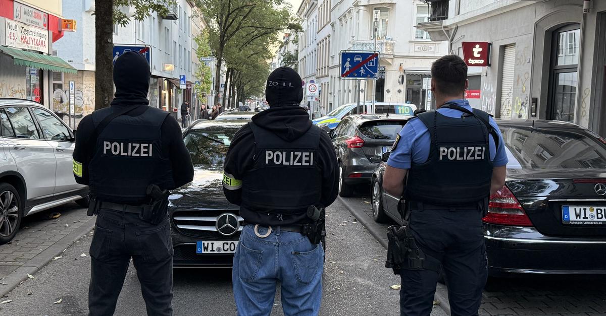 Drug raid in the Westend: Customs and the State Criminal Police Office ...