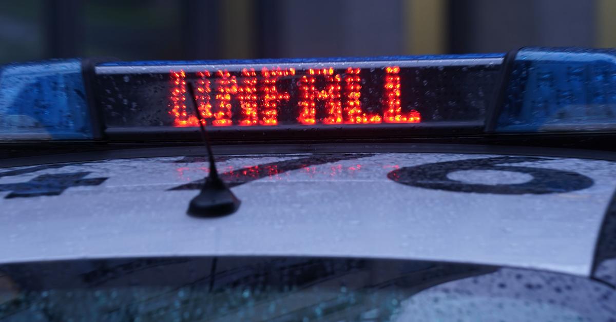 Radfahrerin-in-Kastel-nach-Unfall-unter-Auto-eingeklemmt