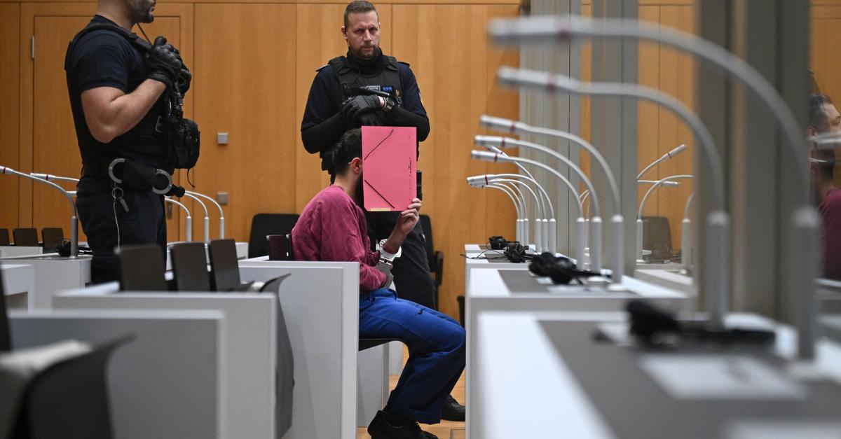 Frau-von-Messerangreifer-emotional-Er-ver-nderte-sich