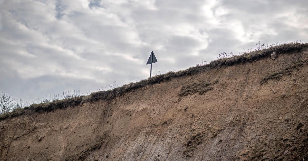Steilk-ste-st-rzt-teilweise-ab-Radfahrerin-leicht-verletzt