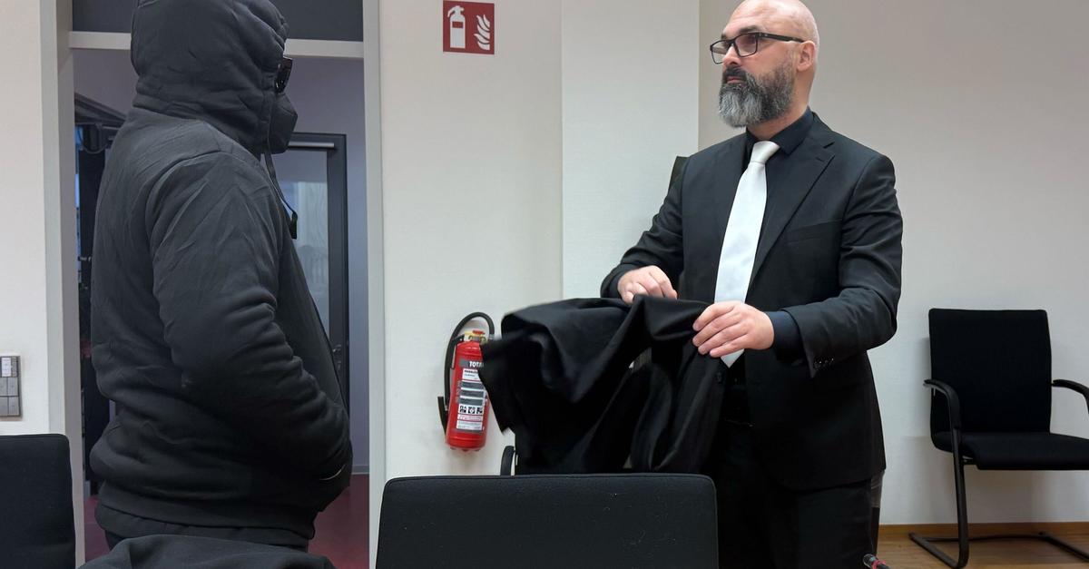 Mitbewohnerin-beim-Duschen-gefilmt-26-J-hriger-verurteilt