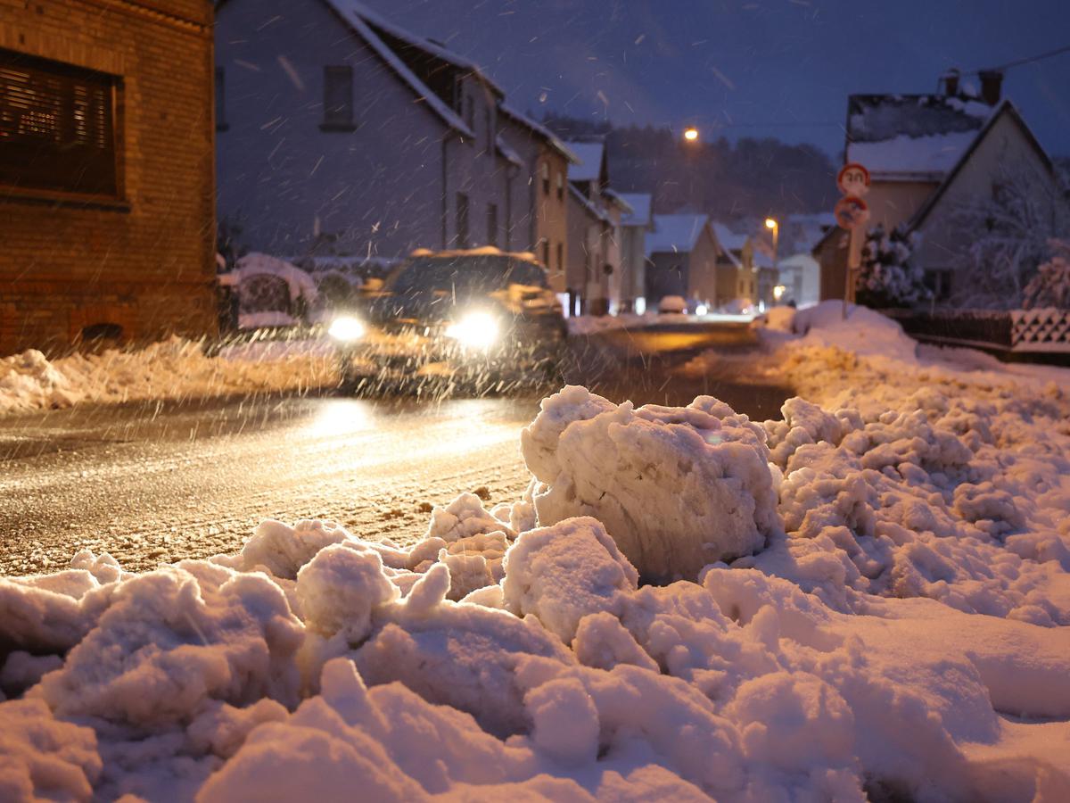 Autofahren im Winter: Die wichtigsten Tipps bei Schnee und Eis