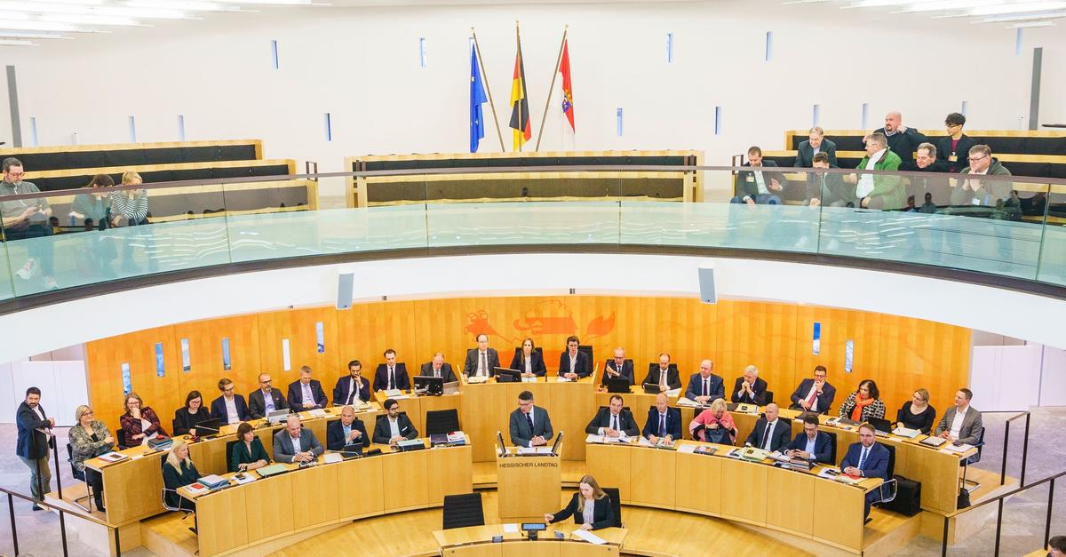 Hessens-Landtag-sucht-Verfassungsfeinde-im-eigenen-Haus