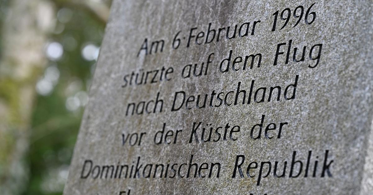 189-Menschen-fehlen-Gedenken-an-Flugzeugabsturz-von-1996