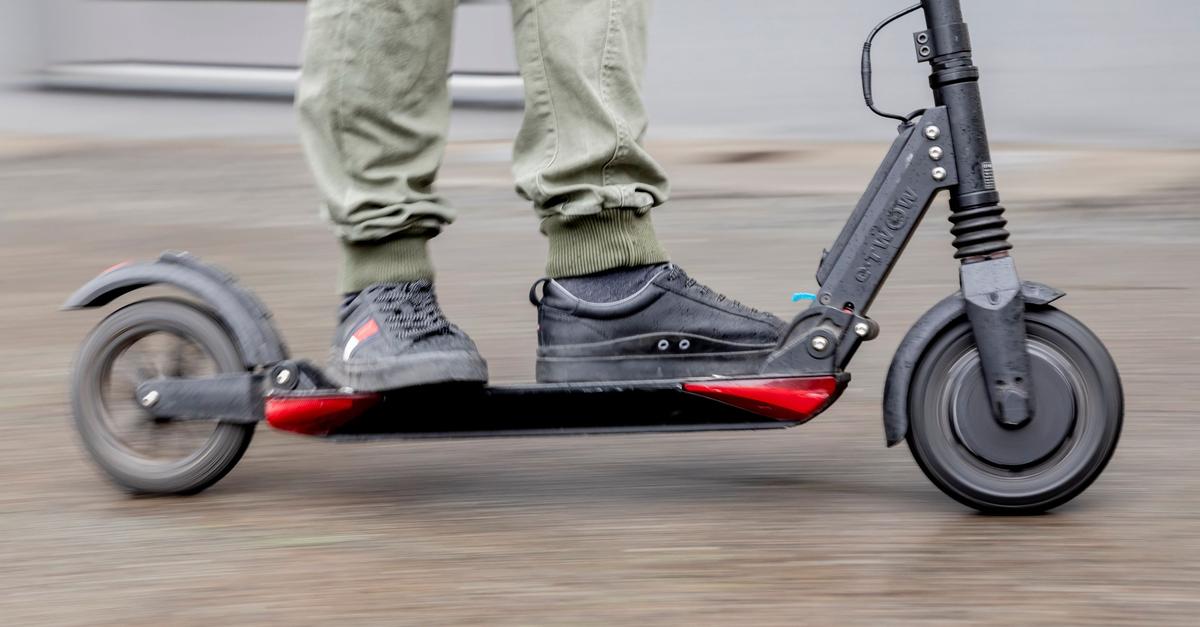 Auto erfasst zehnjährigen E-Scooter-Fahrer in Hünfelden