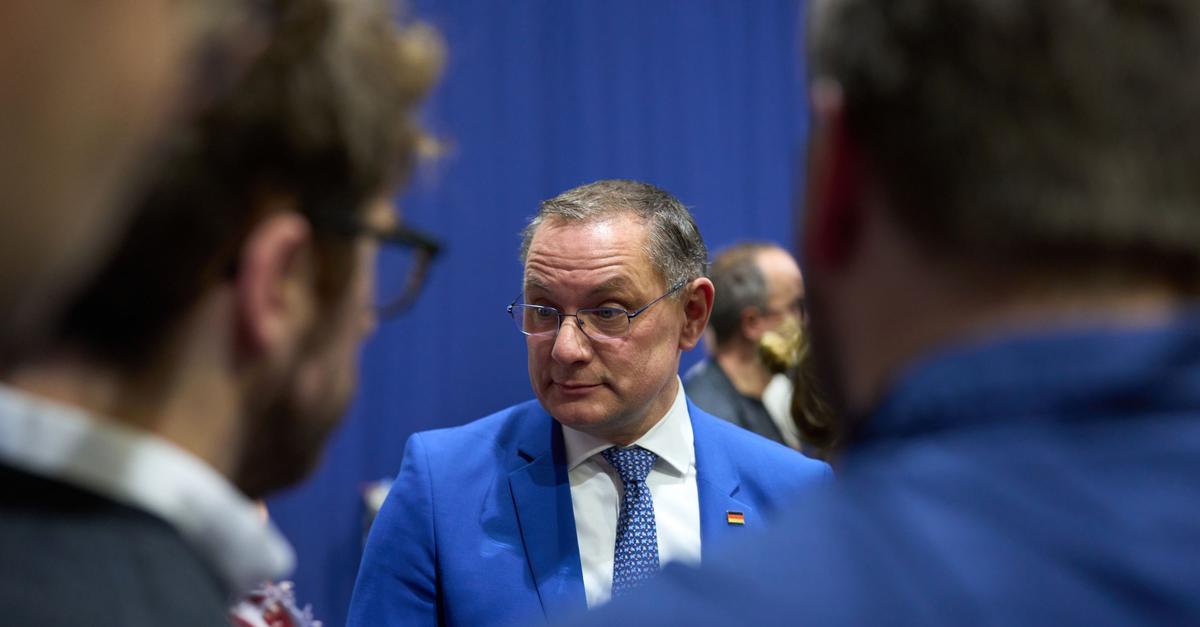 AfD-Spitze-pr-ft-wirren-Auftritt-beim-Jugendkongress