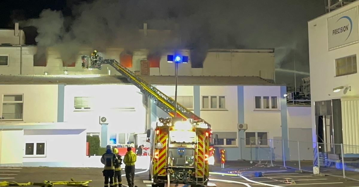 Millionenschaden bei Großbrand in Lagerkomplex