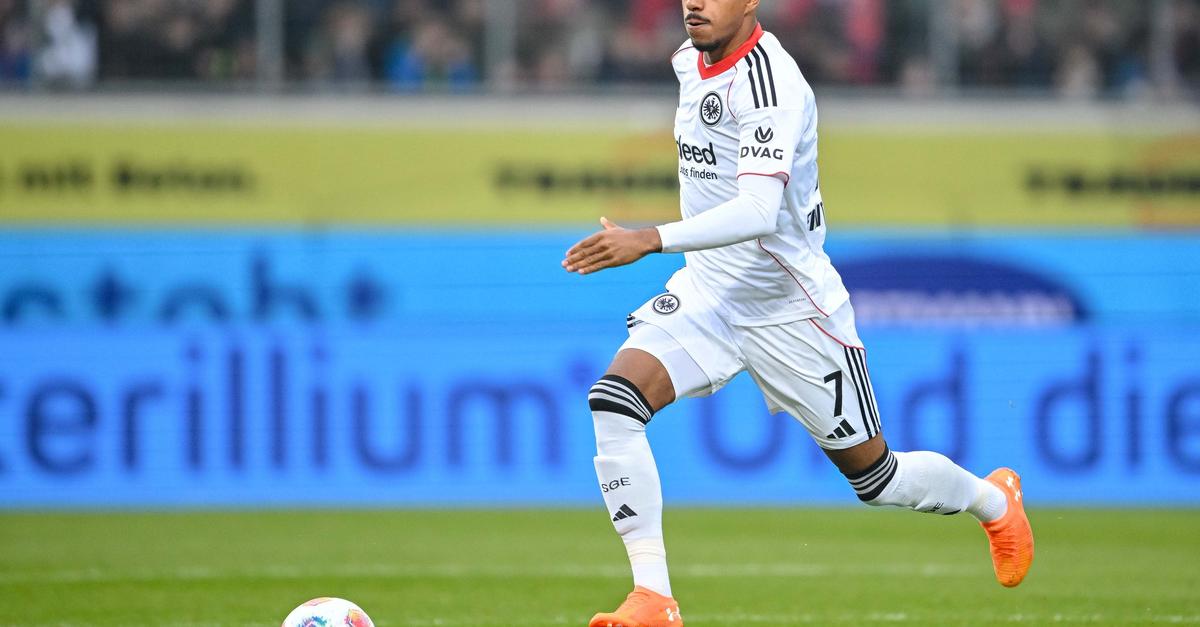 Vor Duell mit Barça: Frankfurts Knauff wieder im Training