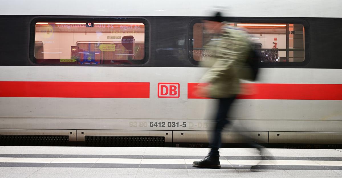 Feuer-auf-Toilette-500-Fahrg-ste-m-ssen-ICE-verlassen