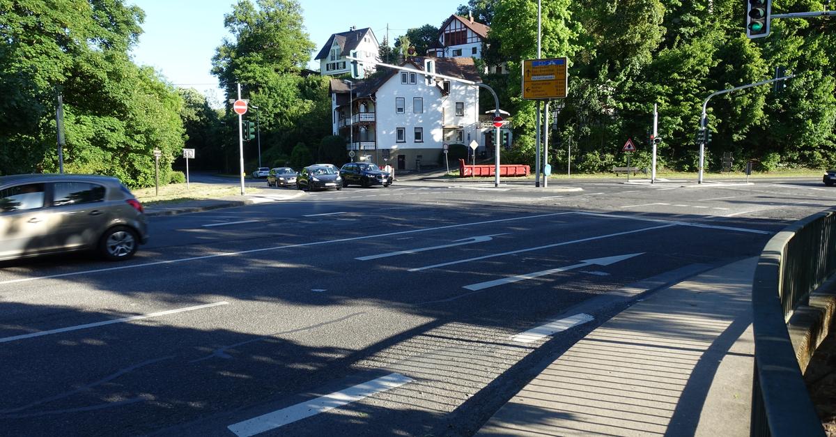 B455-Baustellenbeginn in Eppstein: Auswirkungen auf Verkehr und Buslinien
