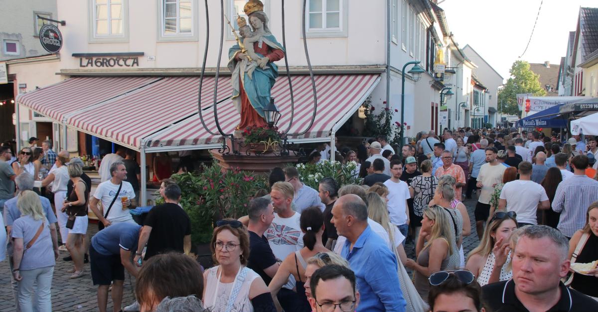 Mehr als 50.000 Besucher trotzen der Sommerhitze bei 75. Hochheimer ...