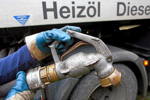 Den Heizöltank im Keller zu füllen, war vor allem im vergangenen Jahr eine teure Angelegenheit. Seit Anfang Mai kann nun der staatliche Heizkostenzuschuss beantragt werden.