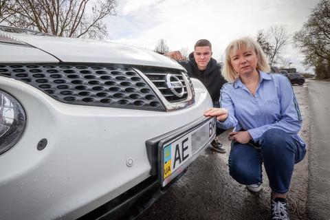 Nach Flucht: Erhalten ukrainische Autos bald WI-Kennzeichen?