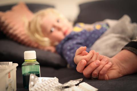 Um Kinderkrankheiten wie Scharlach zu behandeln, werden Antibiotika verordnet. Die sind für Kinder in Deutschland kaum zu bekommen.