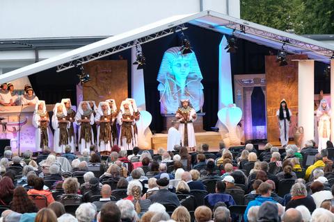 Die Oper Aida wurde 2021 im Rahmen des Kultursommers im Kurpark Bad Schwalbach aufgeführt.