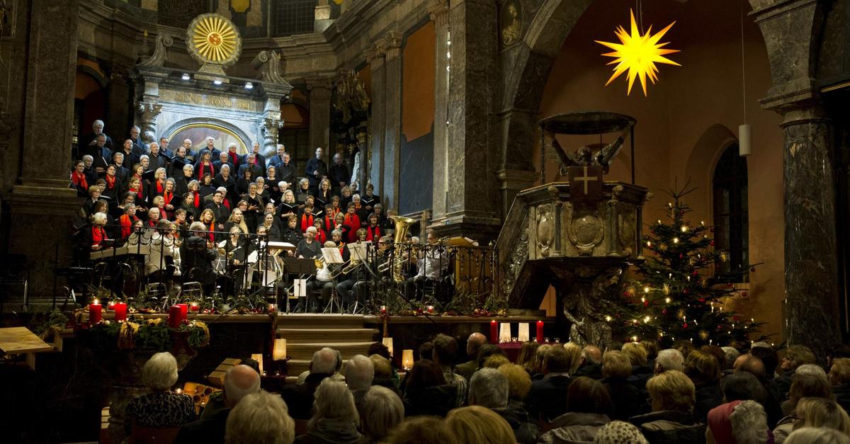 Weihnachtsmusik-bei-Kerzenschein-in-Idsteins-Unionskirche