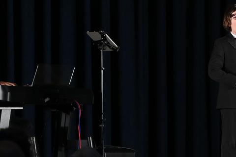 Eröffnet das Konzert „Zwischen Wald und Reben“: der achtjährige Siljan Stojanov, der an der Internationalen Opernakademie ausgebildet wird. DigiAtel/Heibel