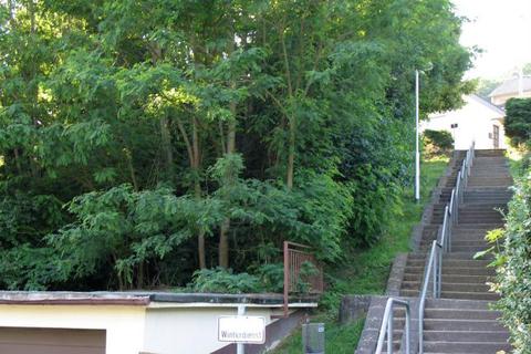 Links von dieser Fußgängertreppe könnte am Ranselberg gebaut werden, meint SPD-Stadtverordneter Georg Breitwieser. Foto: Thorsten Stötzer  Foto: Thorsten Stötzer