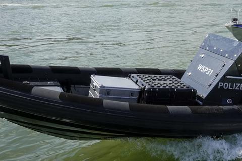 Die Wasserschutzpolizei Wiesbaden ermittelt in dem Fall des gesunkenen Boots im Schiersteiner Hafen. Symbolfoto: Sascha Kopp