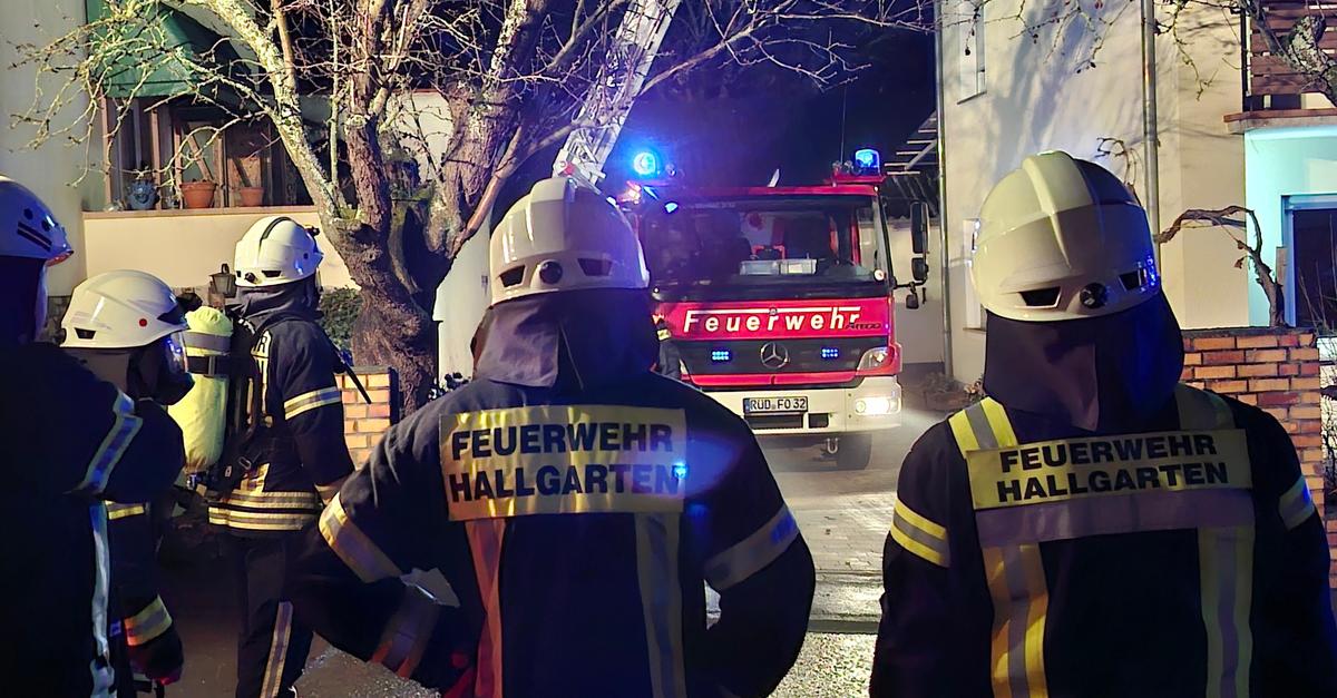 Kaminbrand-besch-ftigt-Feuerwehr-in-Hallgarten