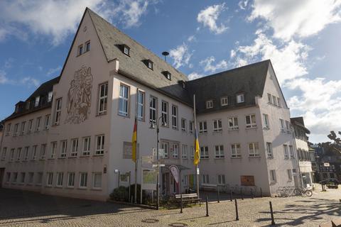 Rüdesheim baut nun eine eigene Kämmerei im Rathaus auf.