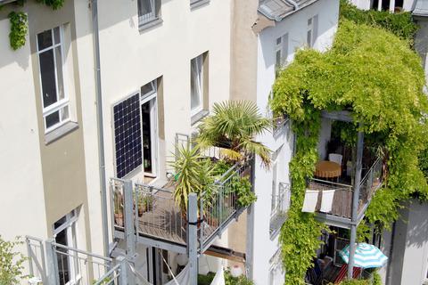 Solaranlagen auf dem Balkon - Balkonkraftwerke - boomen.