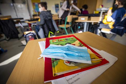 An der Goethe-Grundschule in Mainz hat vor einer Woche der Wechselunterricht begonnen. An den weiterführenden Schulen soll der Wechselunterricht nächste Woche beginnen.  Foto: Lukas Görlach