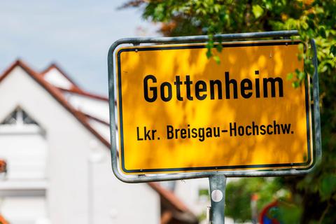 In Gottenheim, dem Wohnort der getöteten Ayleen (14), stehen die Menschen unter Schock. Foto: dpa 