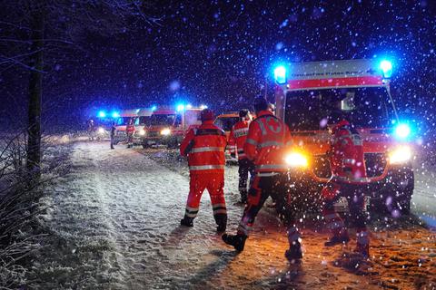 Schneechaos auf den Straßen. In Südhessen hat es mehrere Unfälle gegeben, wie hier in Roßdorf. Foto: 5vision.media