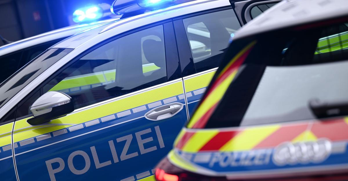 Aggressiver-Mann-rei-t-Schulkind-zu-Boden