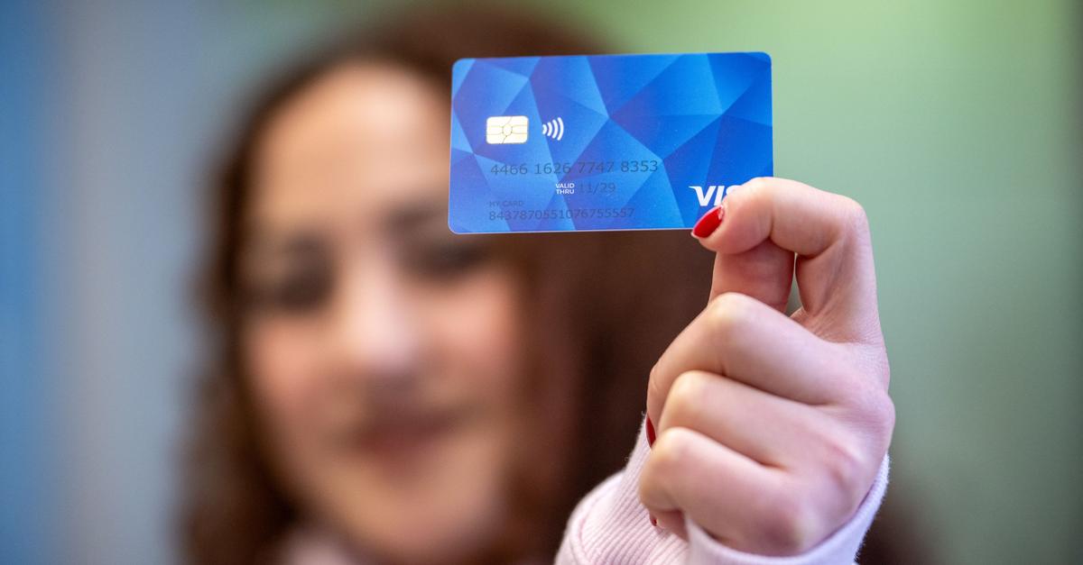 Migration: Payment card for refugees in Hesse - | what is the status of ...
