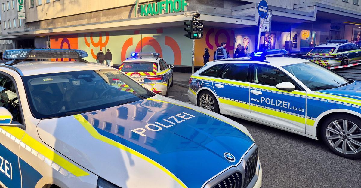 Mann-mit-Messer-in-Innenstadt-Polizei-sucht-Zeugen