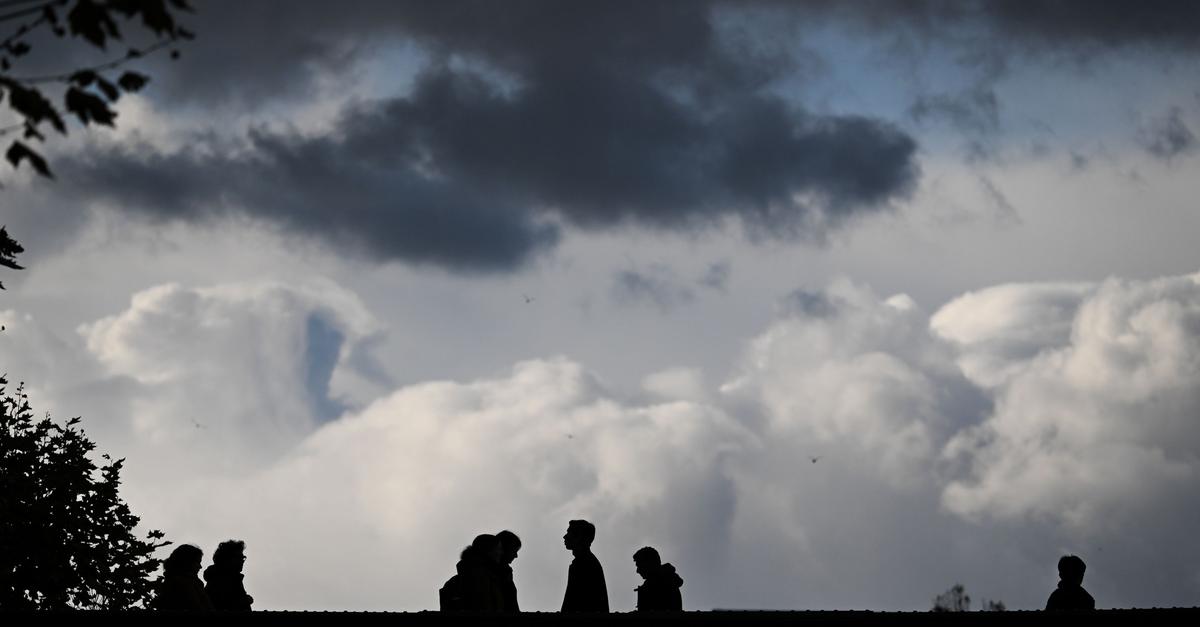 Bew-lkter-Himmel-Niederschl-ge-und-Gl-tte-im-S-dwesten