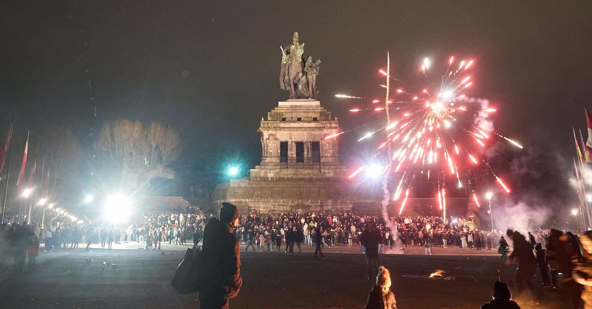 Polizei-meldet-zun-chst-ruhigen-Start-in-die-Silvesternacht