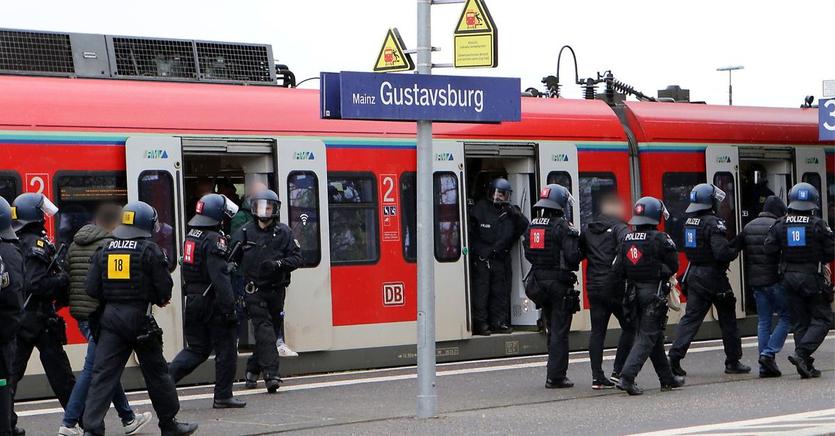 Navijači Mainza 05 napadli in poškodovali policista pred bundesligaško tekmo