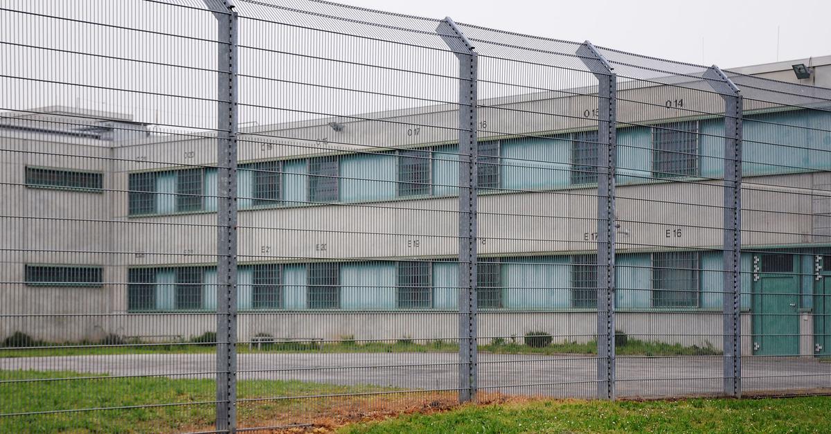 Gibt-es-mehr-Kapazit-ten-in-der-Abschiebungshafteinrichtung-