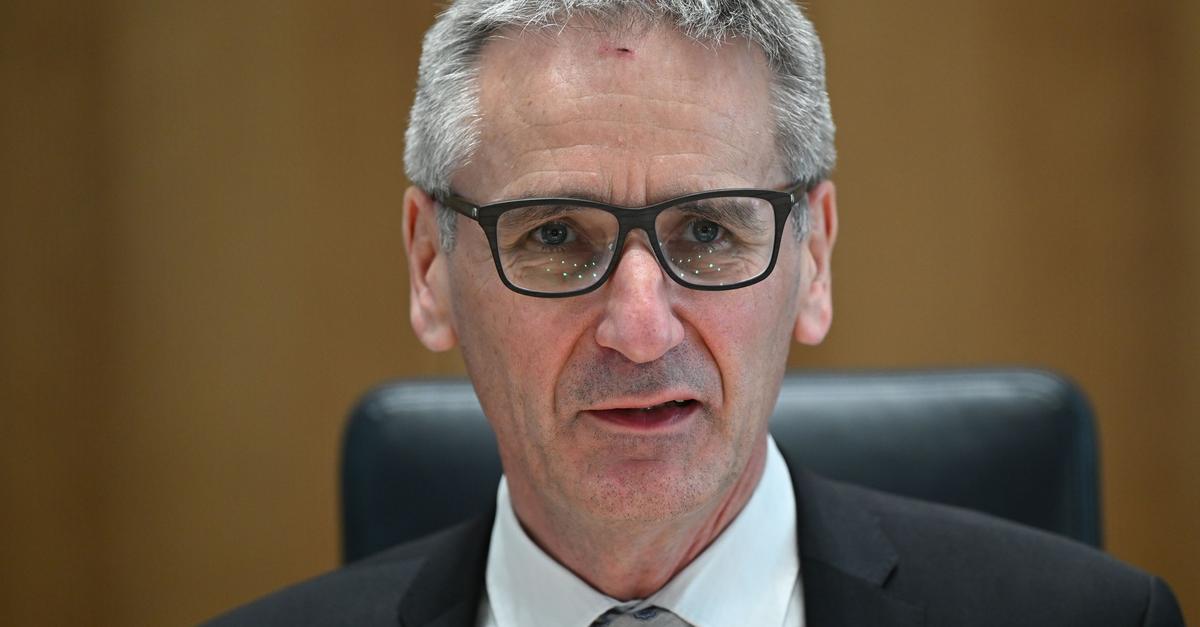 Warme-Worte-vom-Landtagspr-sidenten-bei-letzter-Sitzung