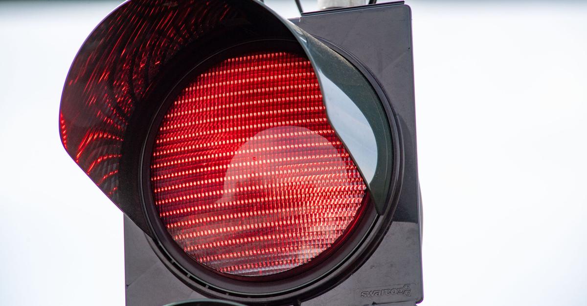 Gummistiefel-verklemmt-sich-unter-Bremspedal-Unfall