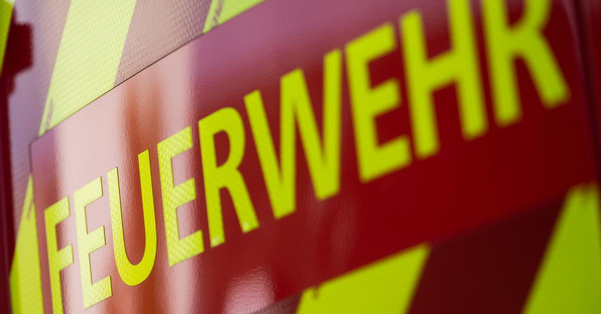 Brand-auf-Pferdehof-Feuerwehr-warnt-Anwohner