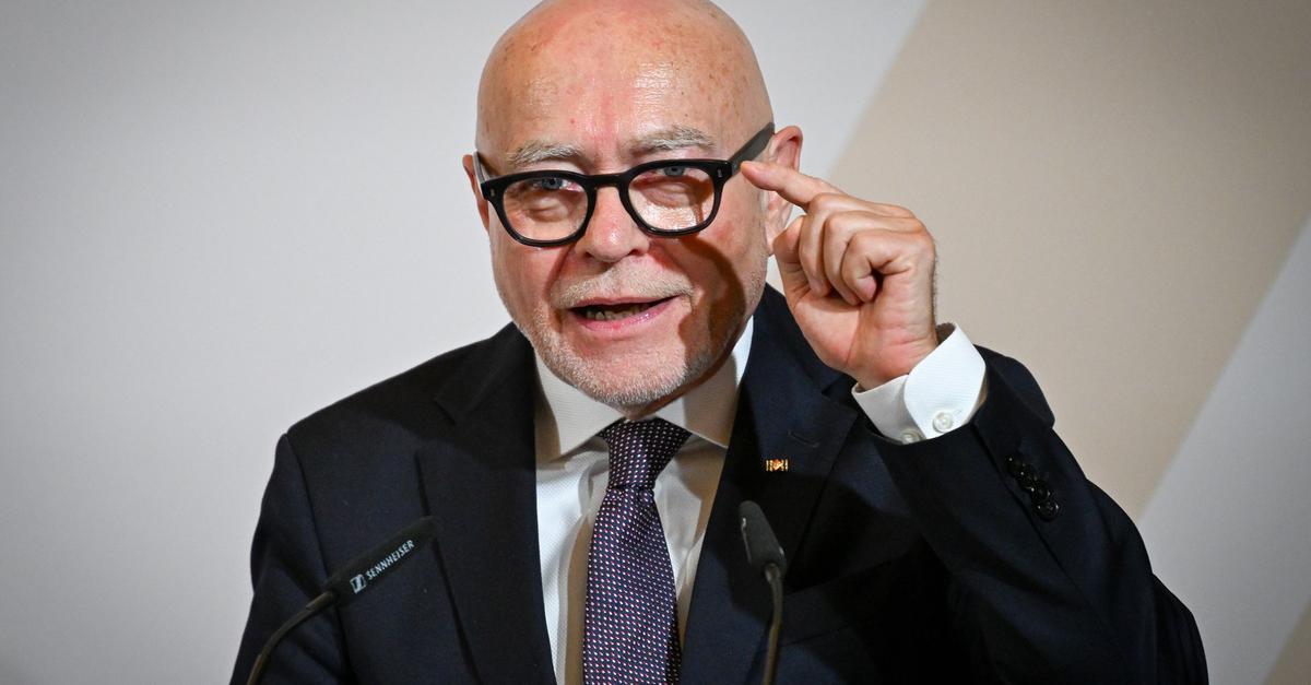 Hoch-Sonderurlaub-f-r-Staatssekret-re-ist-rechtskonform