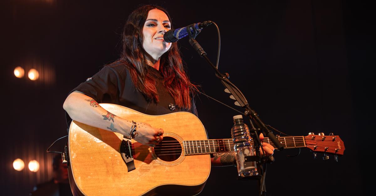 Stars in Wiesbaden: Amy Macdonald and Clueso will perform in the Kurpark ...