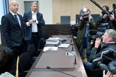 Im April 2013 hatte der Prozess gegen Christopher Jahns (links neben seinem Verteidiger Alfred Dierlamm) begonnen. Archivfoto: dpa 