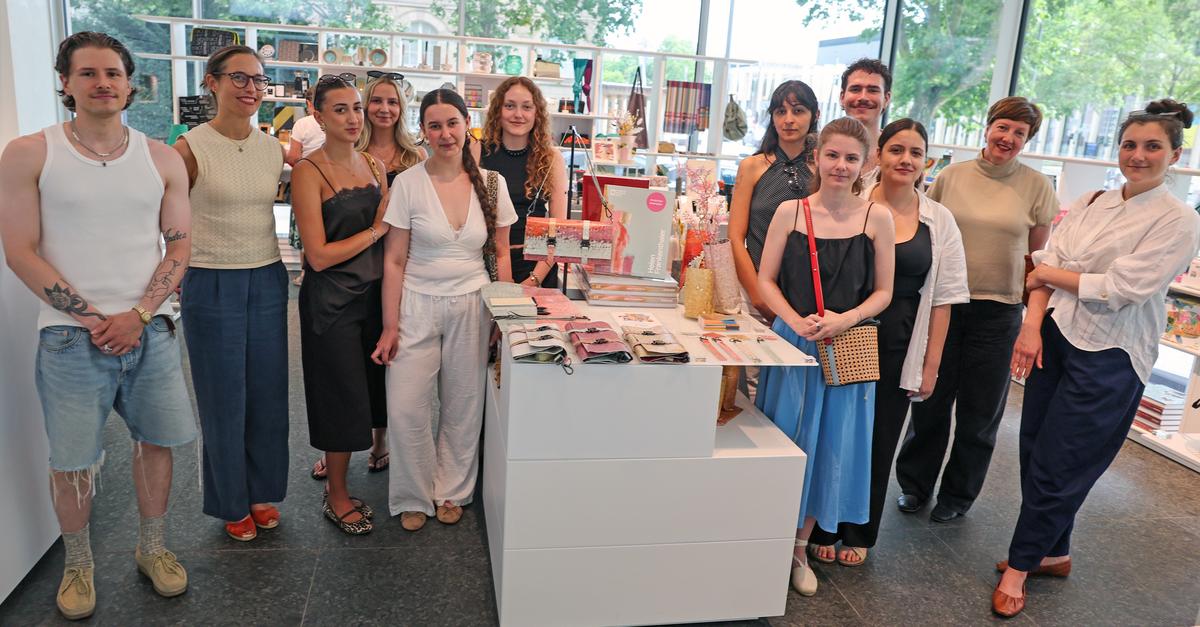 Wiesbaden: Creative upcycled products by students in the museum shop