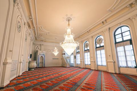 Ein Blick in den Gebetsraum der Süleymaniye Moschee in der Dotzheimer Straße.